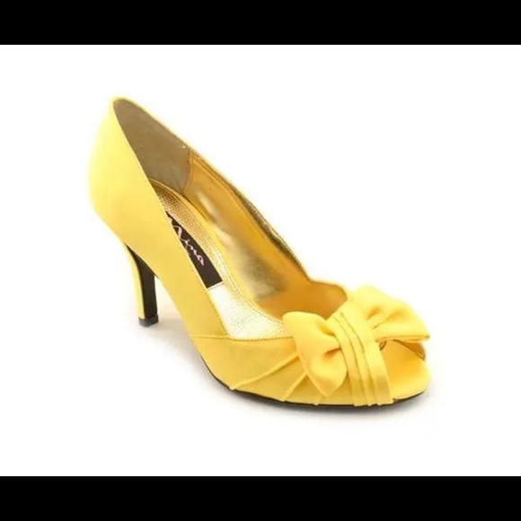 High heels with grass stoppers - Picture 1 of 2